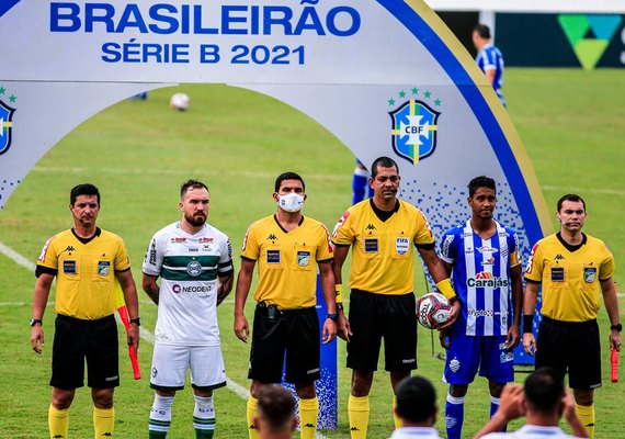 CSA enfrenta o Coritiba neste domingo (21) e busca acesso ao G-4