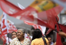 Senadores apresentam projetos para acabar com o fundo eleitoral