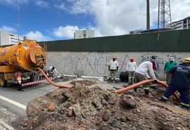 Viaduto João Lyra passa por obra de drenagem e trânsito é afetado nesta quarta (18)