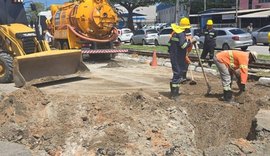 Obra emergencial interdita rua Walter Ananias na Pajuçara