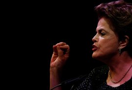 Lula está preso para não ser eleito presidente da República, diz Dilma