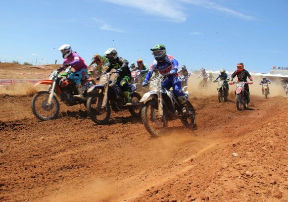 Arapiraca recebe atletas de todo o Nordeste para a prévia do viva motocross
