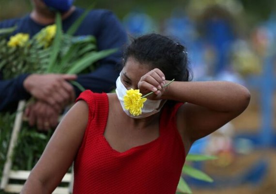 Brasil registra 100.667 óbitos e 3.018.286 casos confirmados de Covid-19