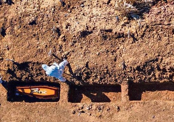 Especialistas afirmam que omissão do poder público contribuiu para avanço da pandemia