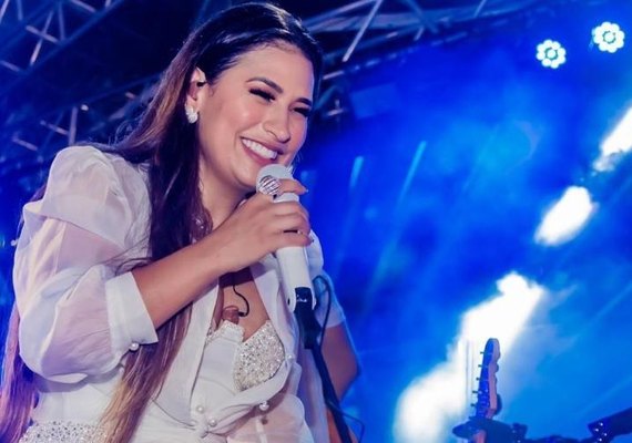 Em crise com Simaria, Simone caminha para o gospel e já tem louvor gravado