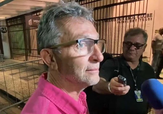 No velório do Rei, Neto critica ausência de Tite e 'turma do penta'