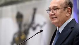 Gilmar defende envio de afastamento de diretor da PF para o Plenário