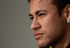 Pai de Neymar já avisou ao PSG que o filho quer ir embora