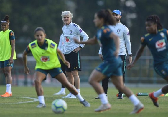 Seleção brasileira feminina faz oito gols contra Equador