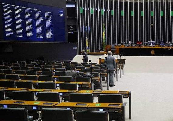 Com o aval de Lira, Câmara bate recorde de folgas a deputados com eleição, feriados e viagens