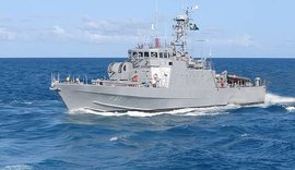 Navio da Marinha auxilia na busca de pescadores desaparecidos no Litoral Sul