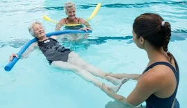 Fisioterapia em piscina aquecida oferece benefícios à comunidade de forma gratuita na Estácio