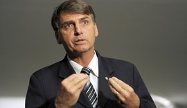 Após ser cobrado a manter ataques ao STF, Bolsonaro pede para seguidores se acalmarem