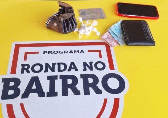Ronda no Bairro prende jovem de 25 anos por tráfico de drogas no Francês
