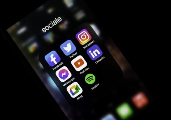 O papel da mídia social na promoção de plataformas de jogos de azar