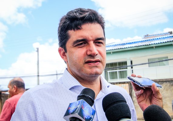 Falta de reordenamento em Maceió é reflexo de baixo efetivo, diz Rui