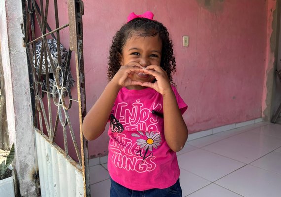 Criança de 4 anos retoma rotina ativa após cirurgia no Hospital do Coração Alagoano