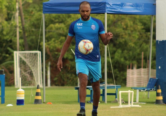 Diretoria do CSA anuncia a saída de três jogadores