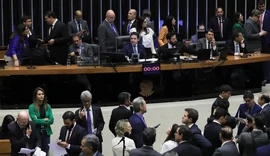 Câmara derruba voto secreto em PEC da Blindagem por falta de quórum
