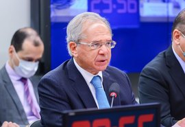 Governo reestima gastos com Auxílio Brasil para R$ 90,6 bilhões em 2022