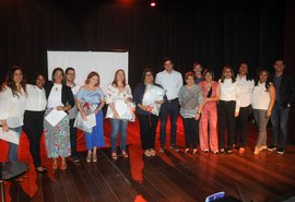 Educação homenageia professores destaques