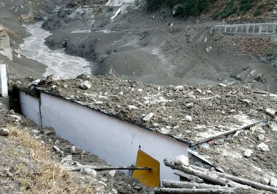 Índia registra 14 mortes após rompimento de geleira no Himalaia