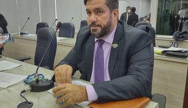 Vereador diz que desistiu de comprar em loja por ter aviso de 'equipe 100% vacinada'