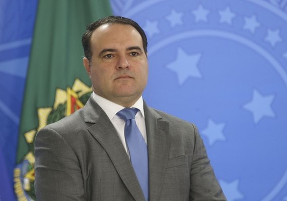 Favorito de Bolsonaro para substituir Moro é visto como ‘retrocesso’ na PF