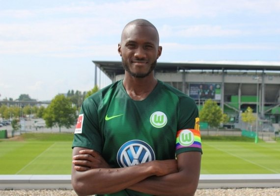 Time alemão faz ação contra homofobia no futebol