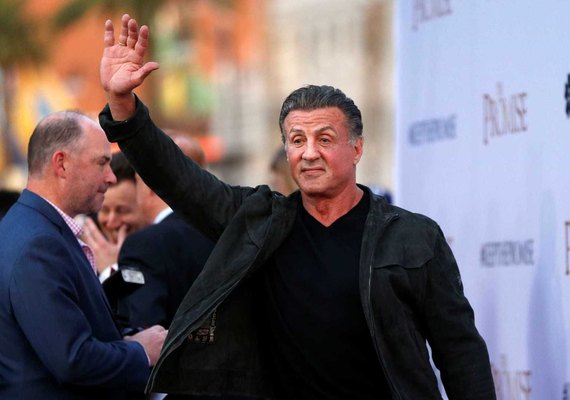 Sylvester Stallone planeja estrelar e dirigir Rambo 5, diz site
