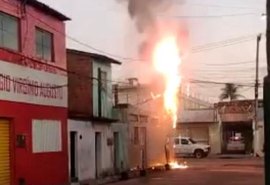 Vídeo: Incêndio atinge poste de energia elétrica no Jacintinho