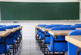 Aulas vão entrar em formato híbrido a partir de agosto em Maceió, diz secretário