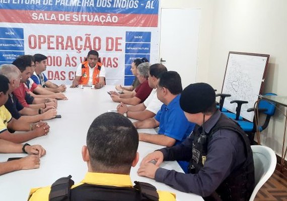 Prefeitura mobiliza caminhões-pipa para abastecer serviços essenciais em Palmeira