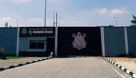 Torcedores organizados do Corinthians cobram elenco no CT do clube