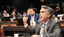 Rafael Brito critica falta de transporte para os alunos das escolas municipais e cobra resolução