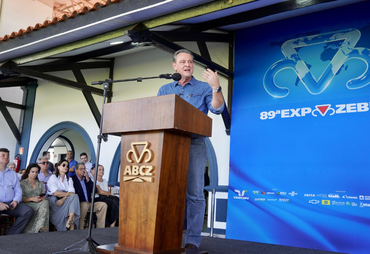 Na ExpoZebu, ministro Carlos Fávaro destaca que o Brasil é a grande oportunidade para o mundo em alimento e energia