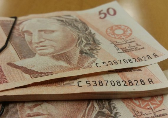 Salário mínimo passa a ser de R$ 1.212 a partir de amanhã (01)