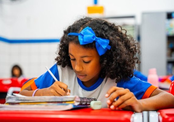 Maceió atinge 50% e registra avanço histórico na alfabetização