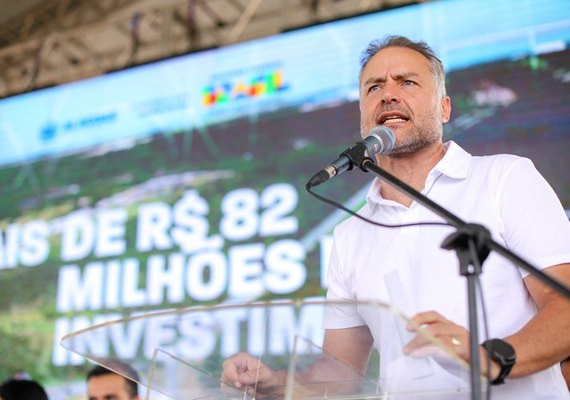 'Facilitamos o trânsito em Maceió e o desenvolvimento dos polos industriais”, crava Renan Filho