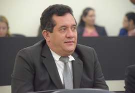 Deputado anuncia rompimento com prefeito de Arapiraca