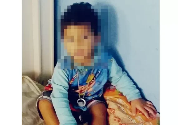 Bebê morre enquanto cortava o cabelo junto com seu pai