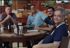 Presidente do PT Ricardo Barbosa comemora reunião com PC do B e PV