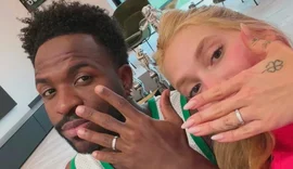 “Veio aí”: Virginia e Vini Jr. exibem alianças nas redes sociais