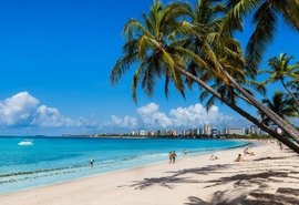 Mesmo na alta temporada, número de ocupações e voos caem em Alagoas
