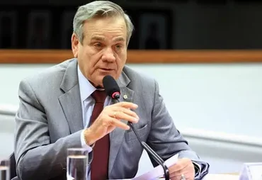 Lessa diz “sim” a JHC, aceita vice e revela bastidores da decisão