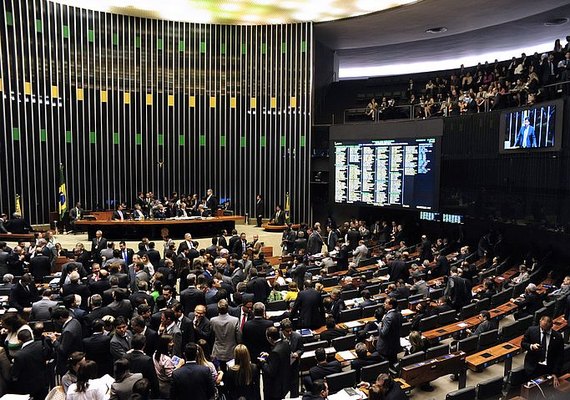 Projeto de Lei visa incluir violência contra a mulher nos currículos escolares