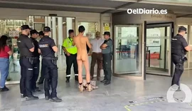 Após ser condenado por circular nu homem vai pelado ao tribunal