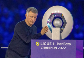 Treinador do PSG é detido pela polícia por discriminação racial