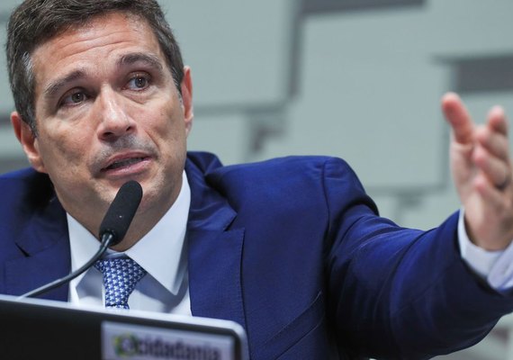 Comissão do Senado aprova convite para que Campos Neto explique juros