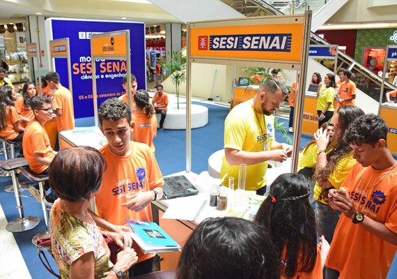 Alunos da Rede Sesi/Senai expõe produção científica em shopping
